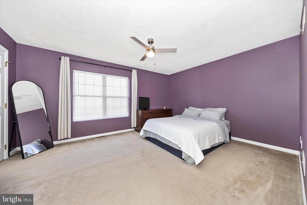 2608 BANBURY LANE