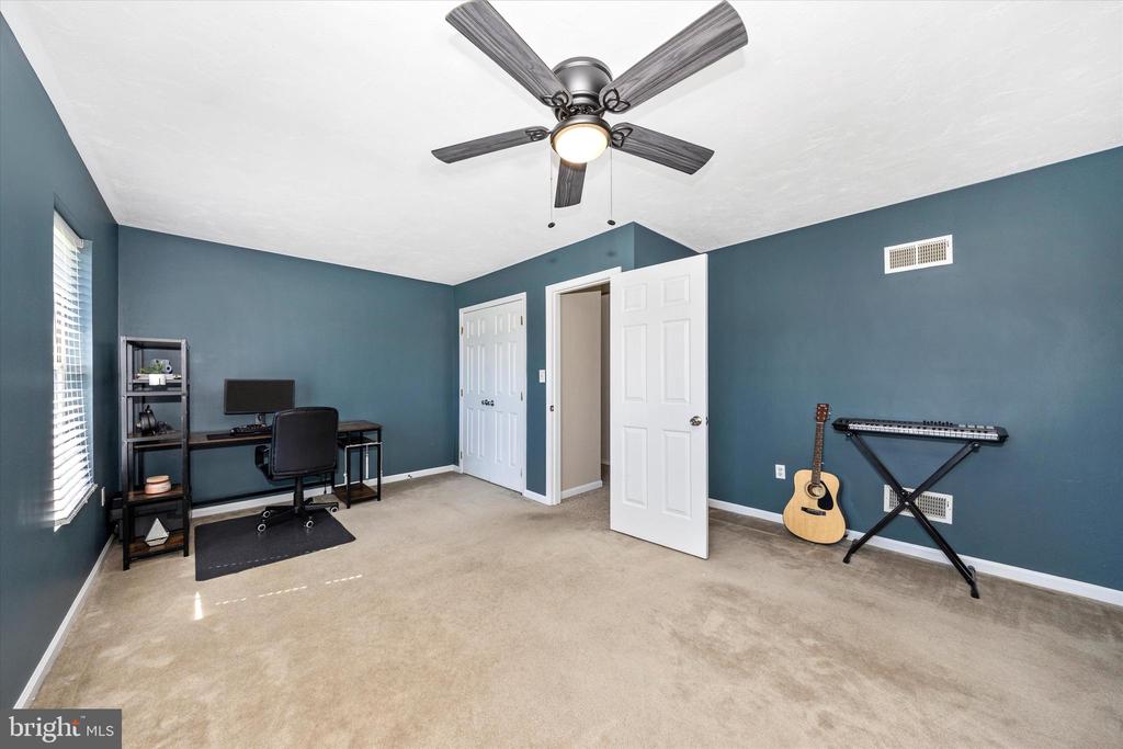 2608 BANBURY LANE
