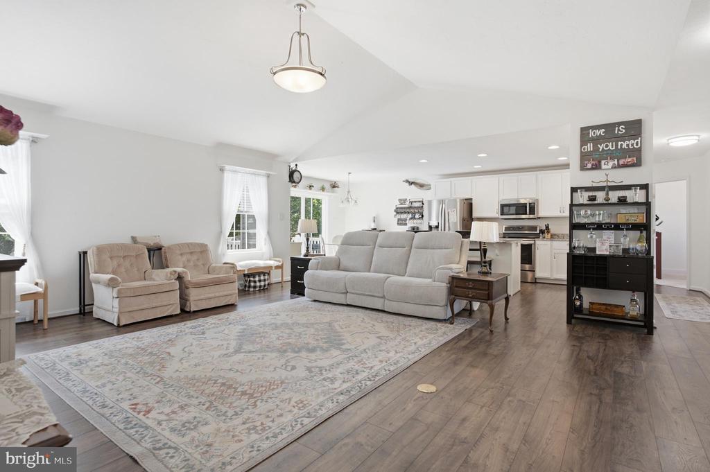 43 HUNTMASTER DRIVE