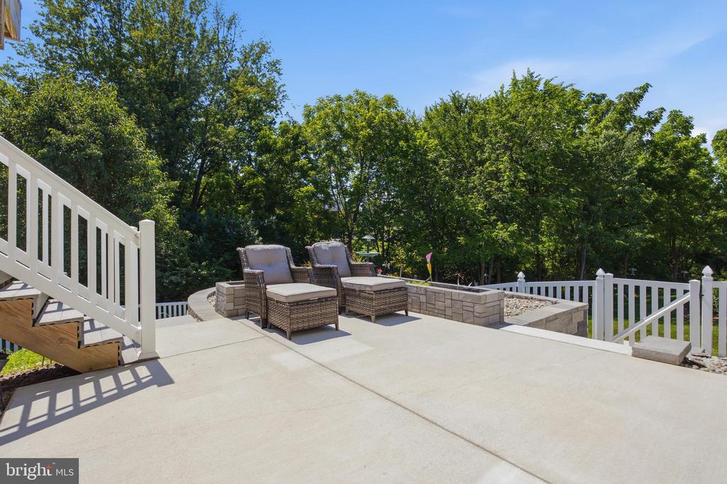 43 HUNTMASTER DRIVE