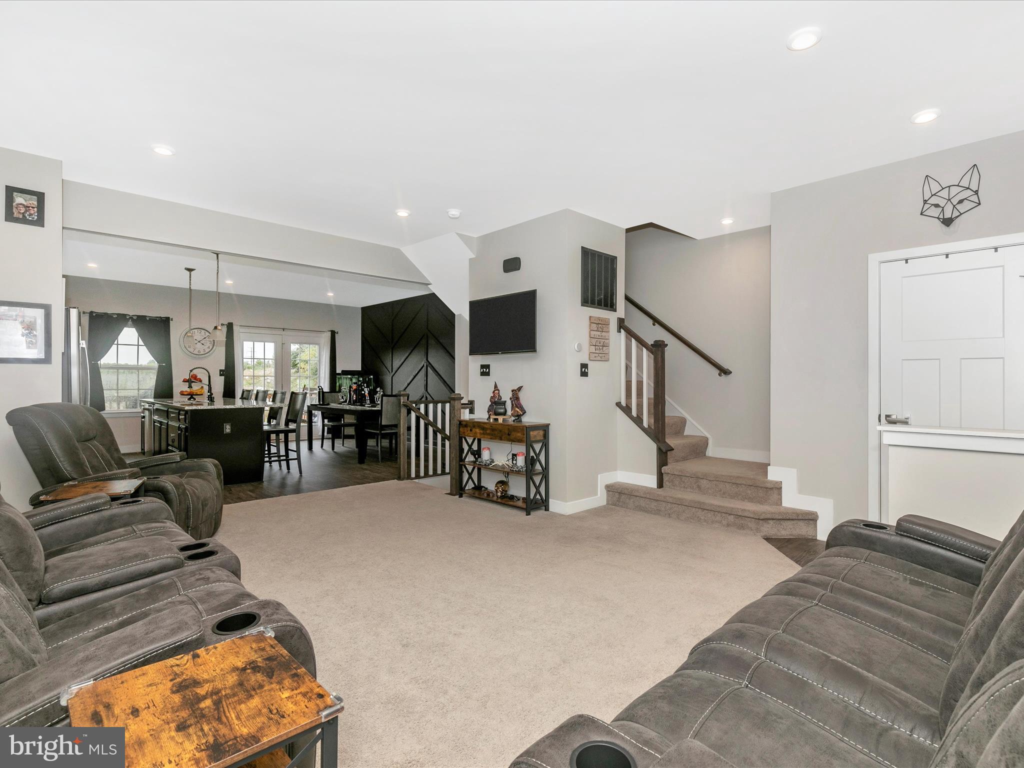 383 ONTARIO DRIVE