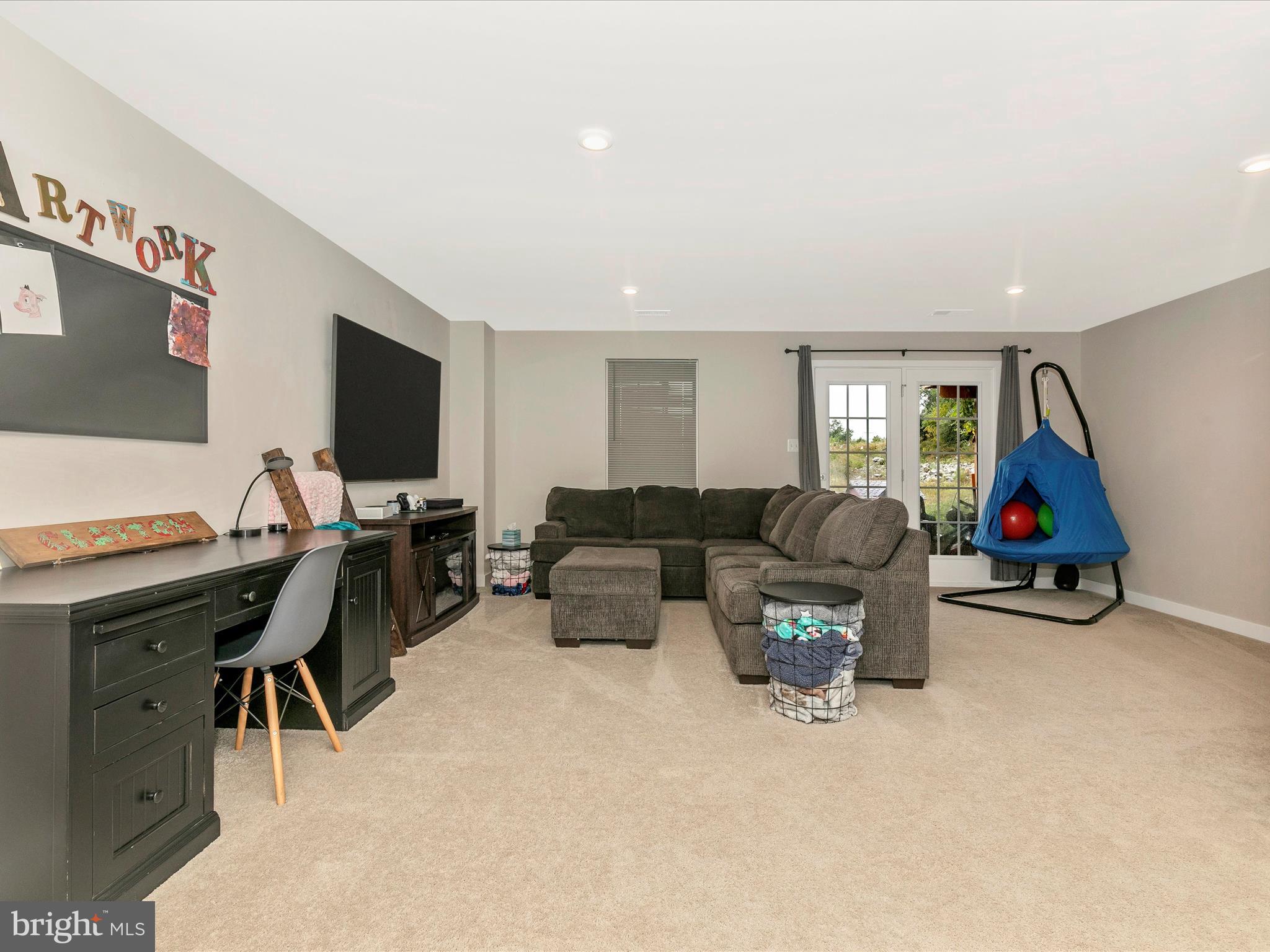 383 ONTARIO DRIVE
