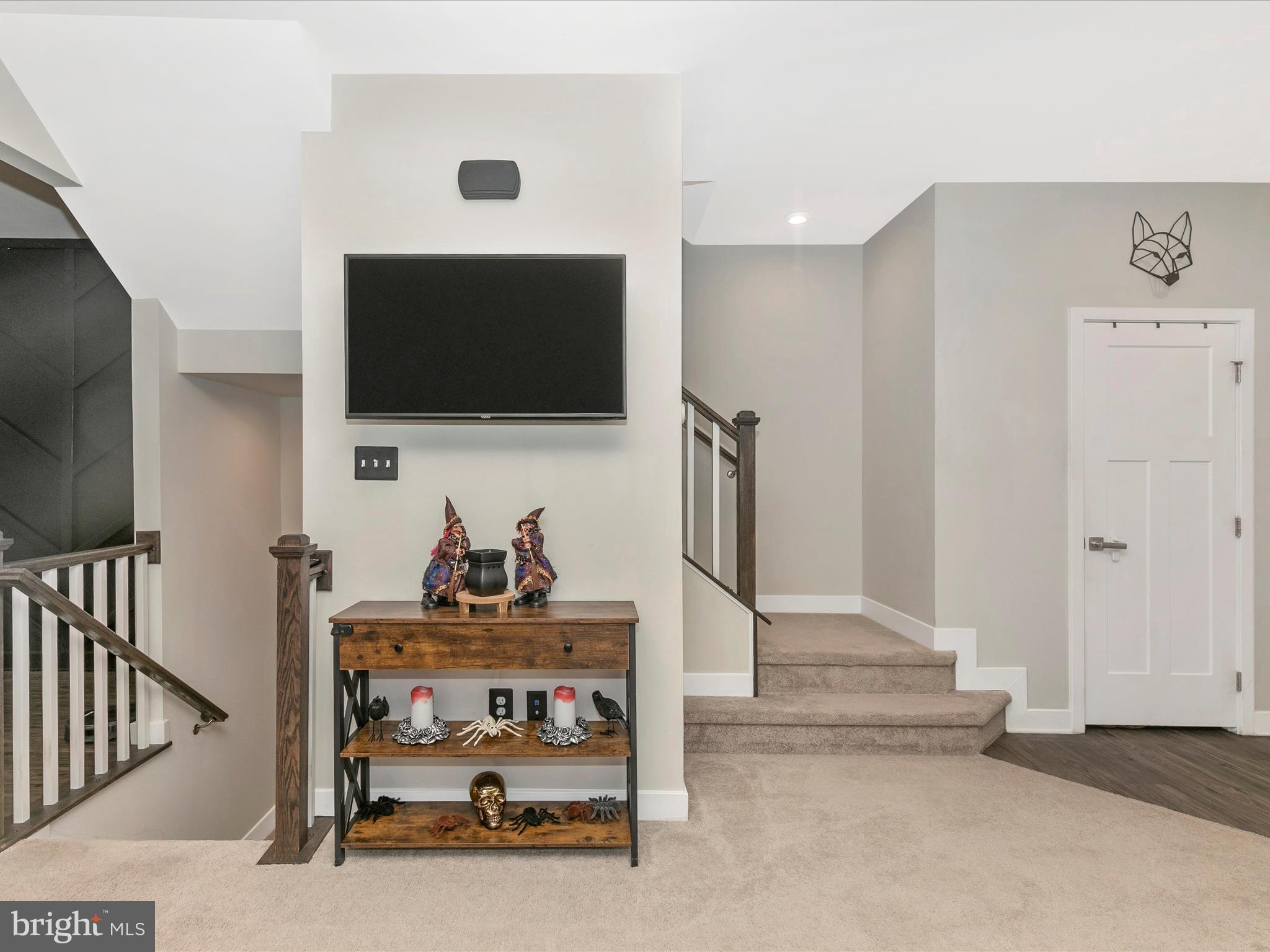 383 ONTARIO DRIVE