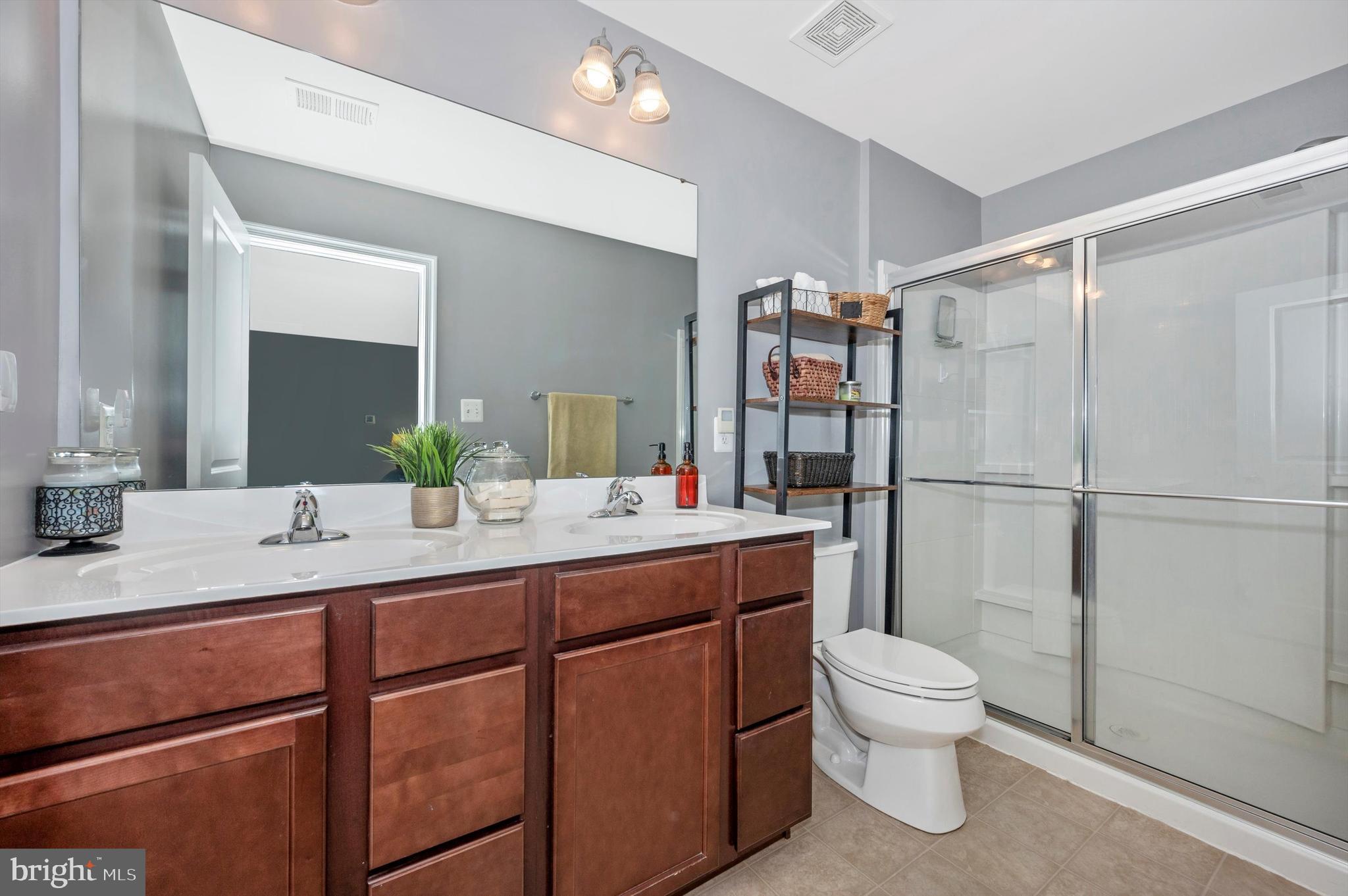 66 Shrewsbury Dr
