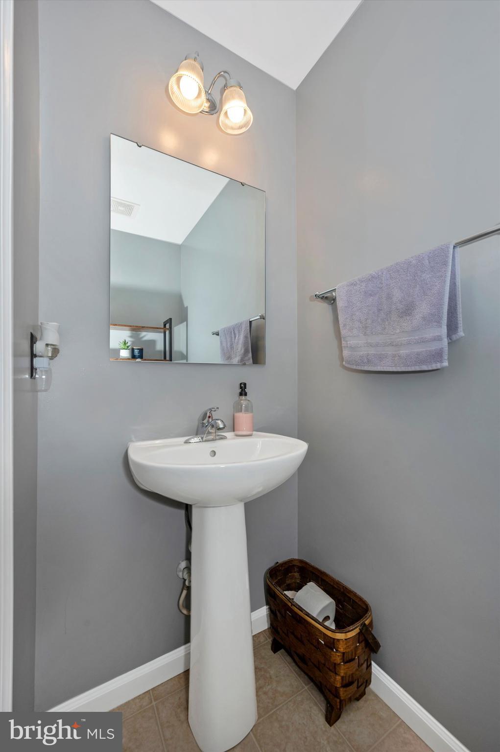 66 Shrewsbury Dr