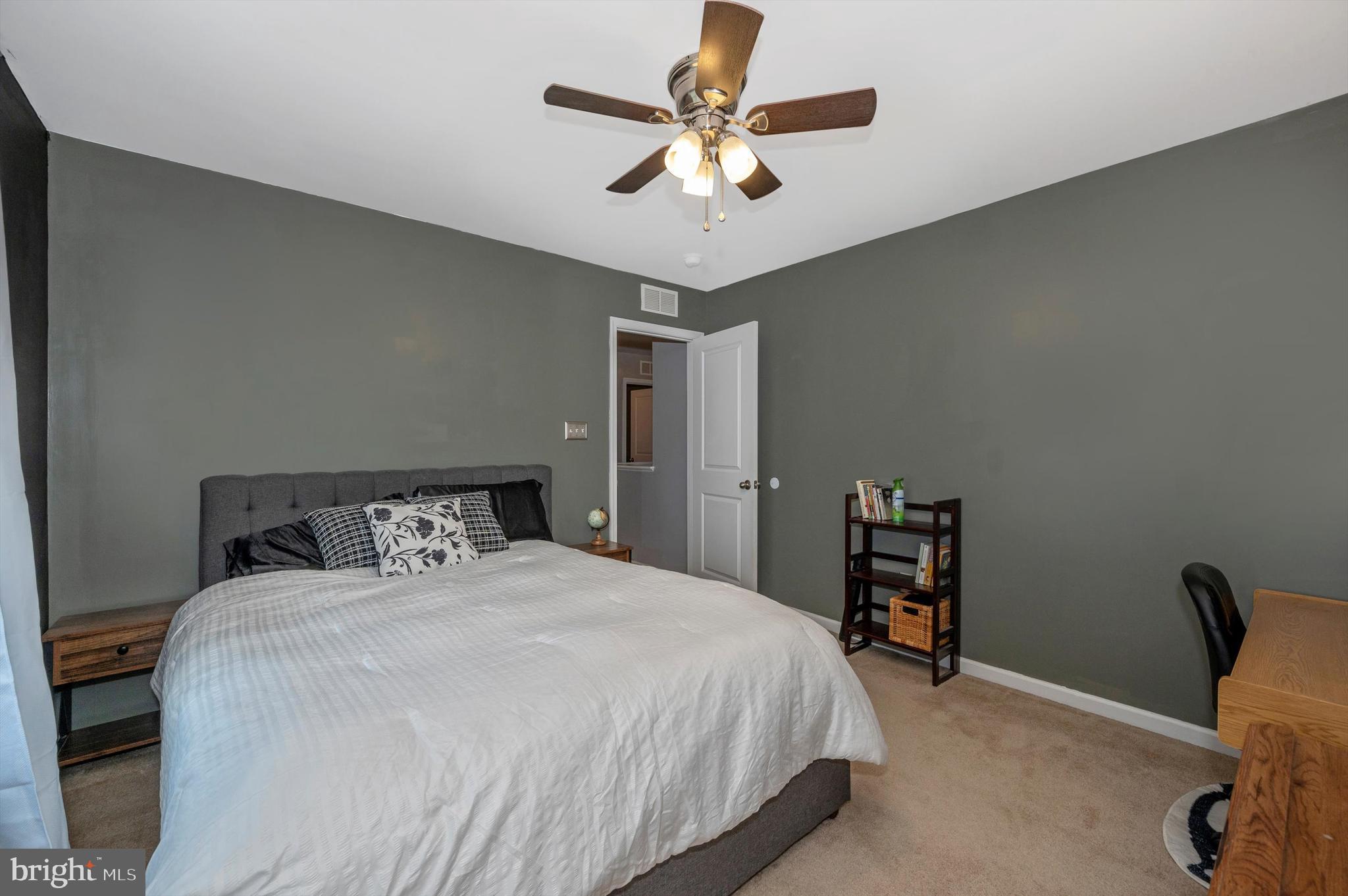 66 Shrewsbury Dr