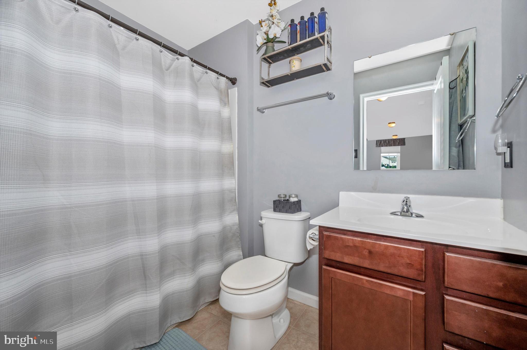 66 Shrewsbury Dr