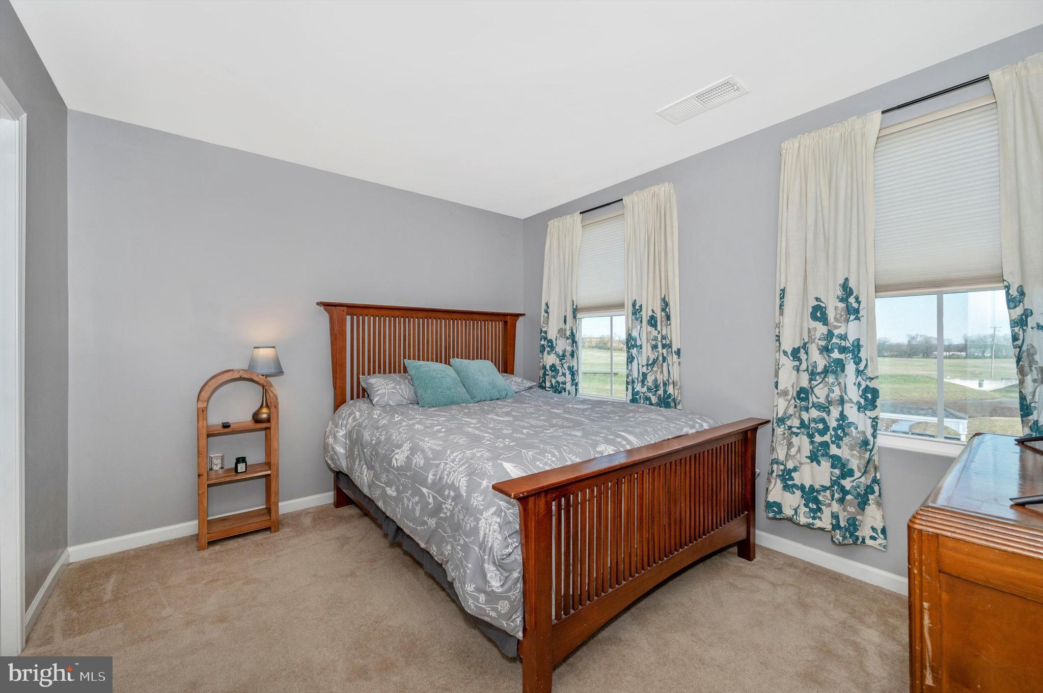 66 Shrewsbury Dr