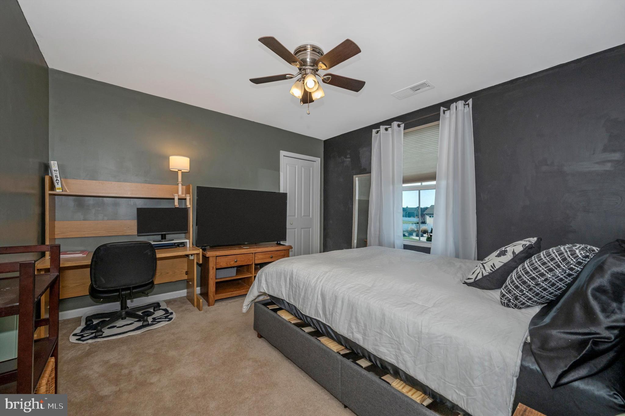 66 Shrewsbury Dr