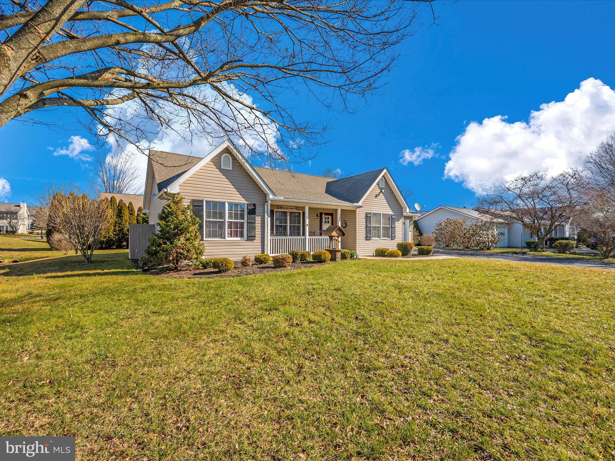 101 Oriole Ln