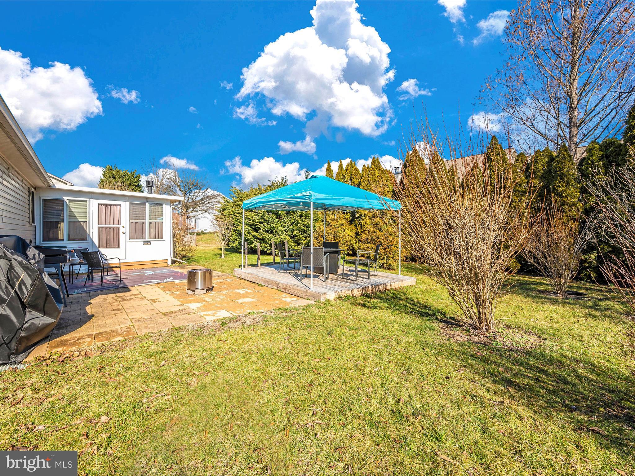101 Oriole Ln