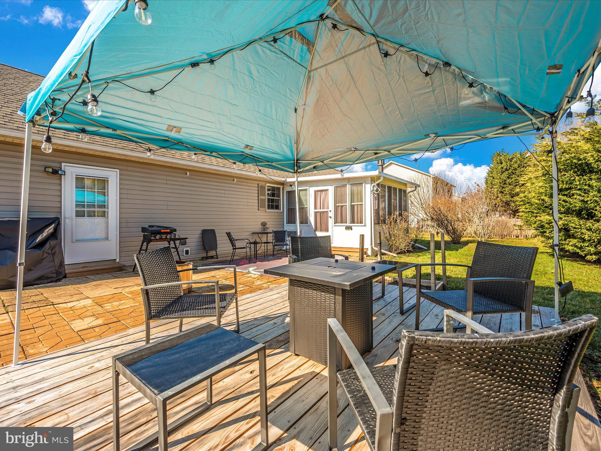 101 Oriole Ln