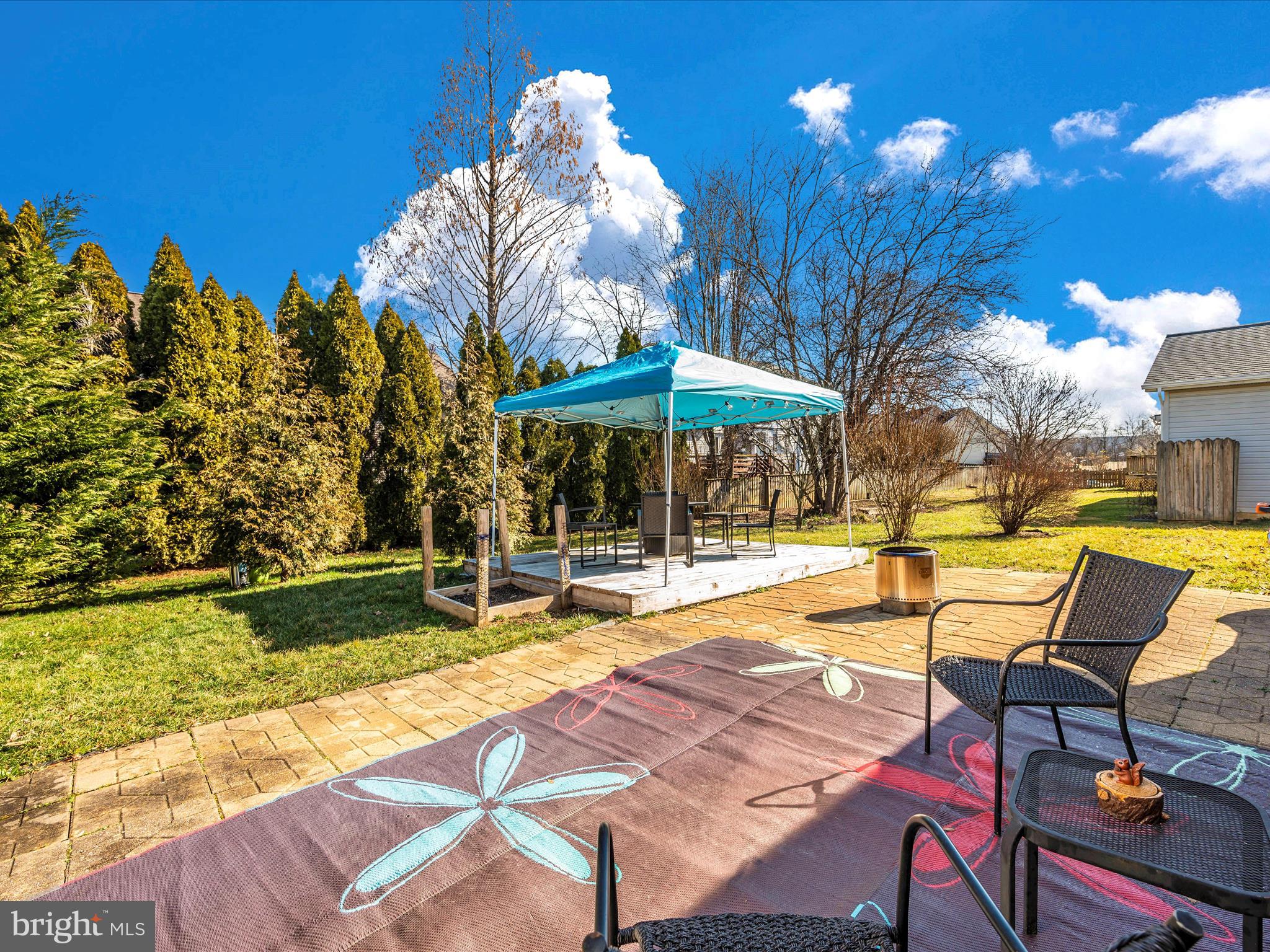 101 Oriole Ln