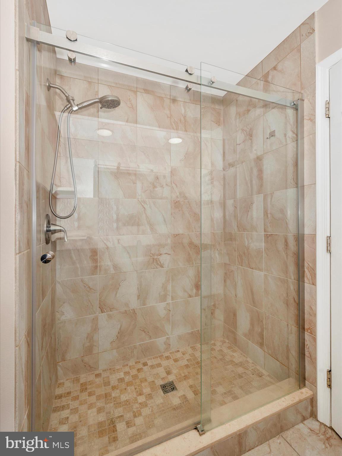 101 Oriole Ln