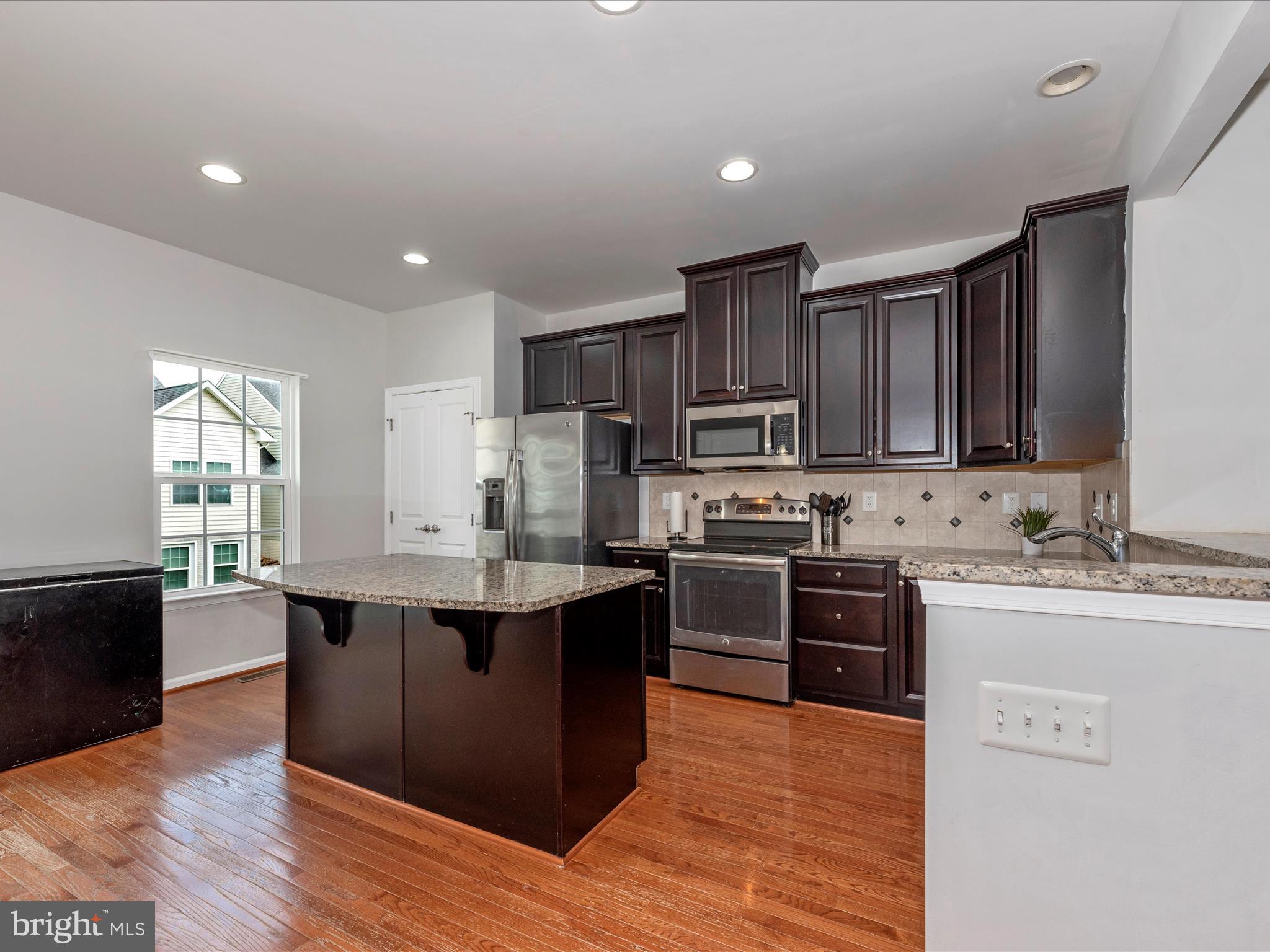 76 Norwood Dr