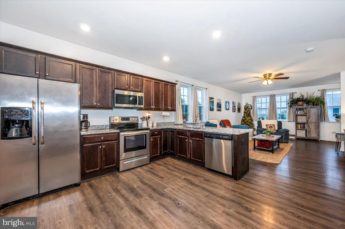 309 Magellan Dr