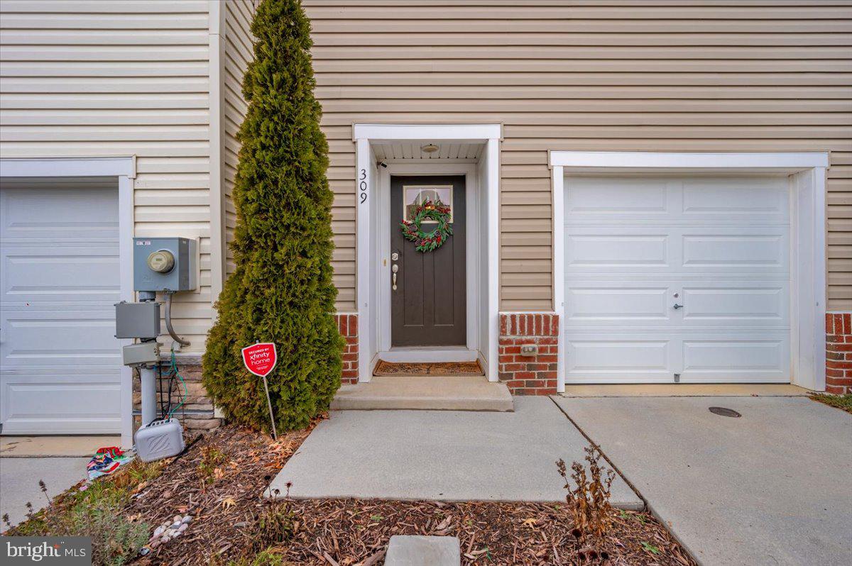 309 Magellan Dr