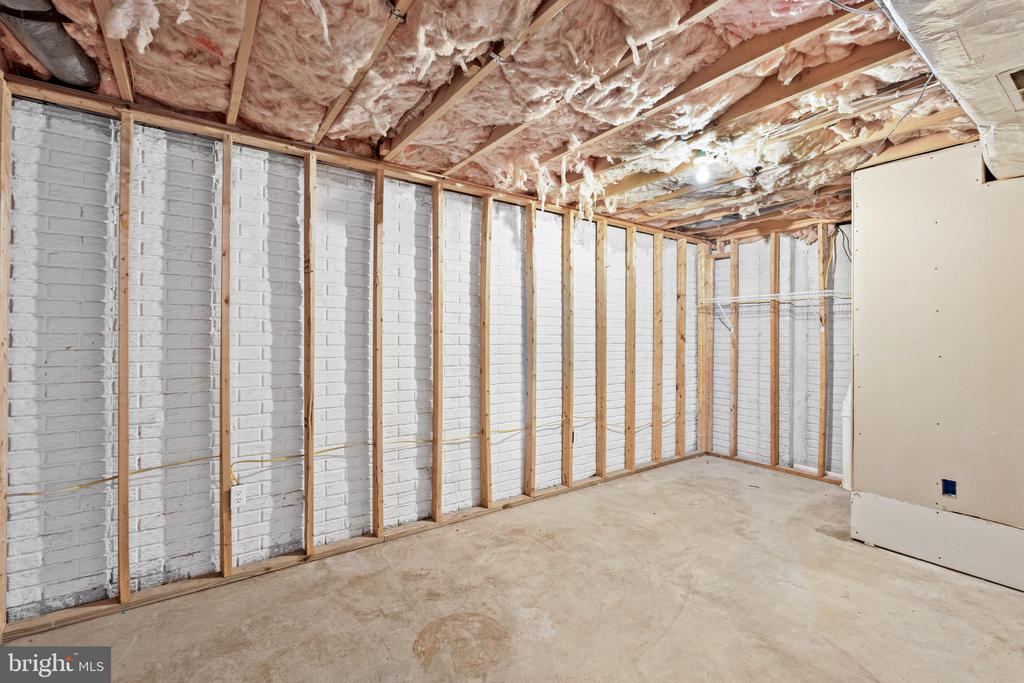 148 Crooked Oak Way