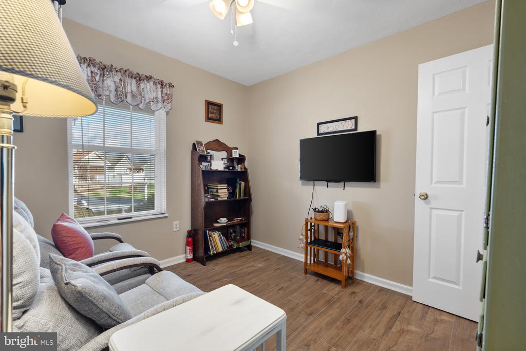605 ARTISAN WAY