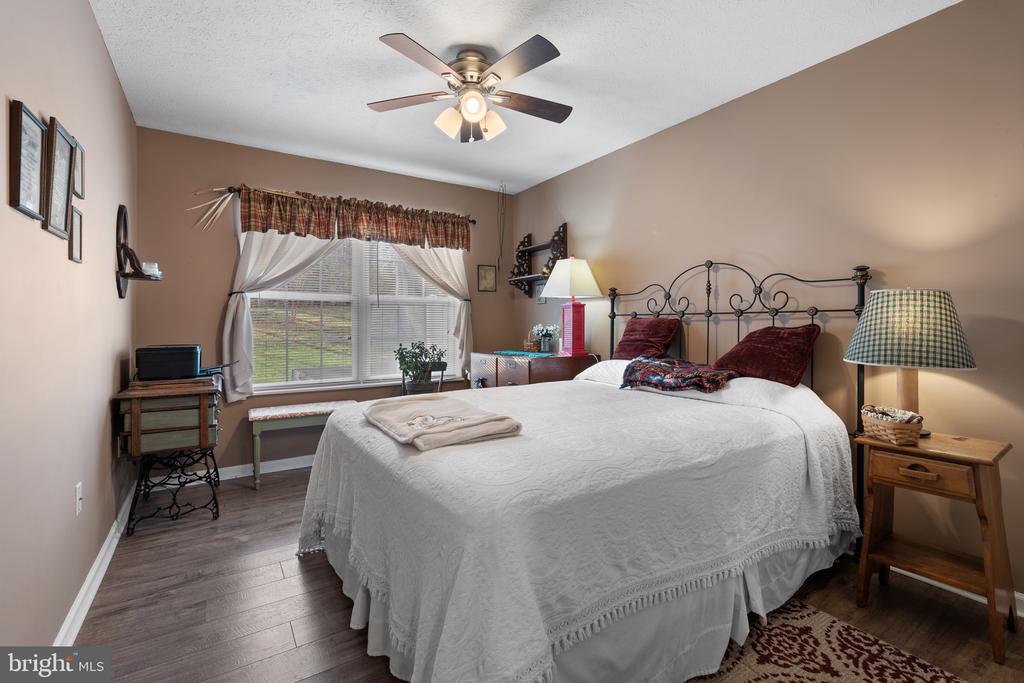 605 ARTISAN WAY