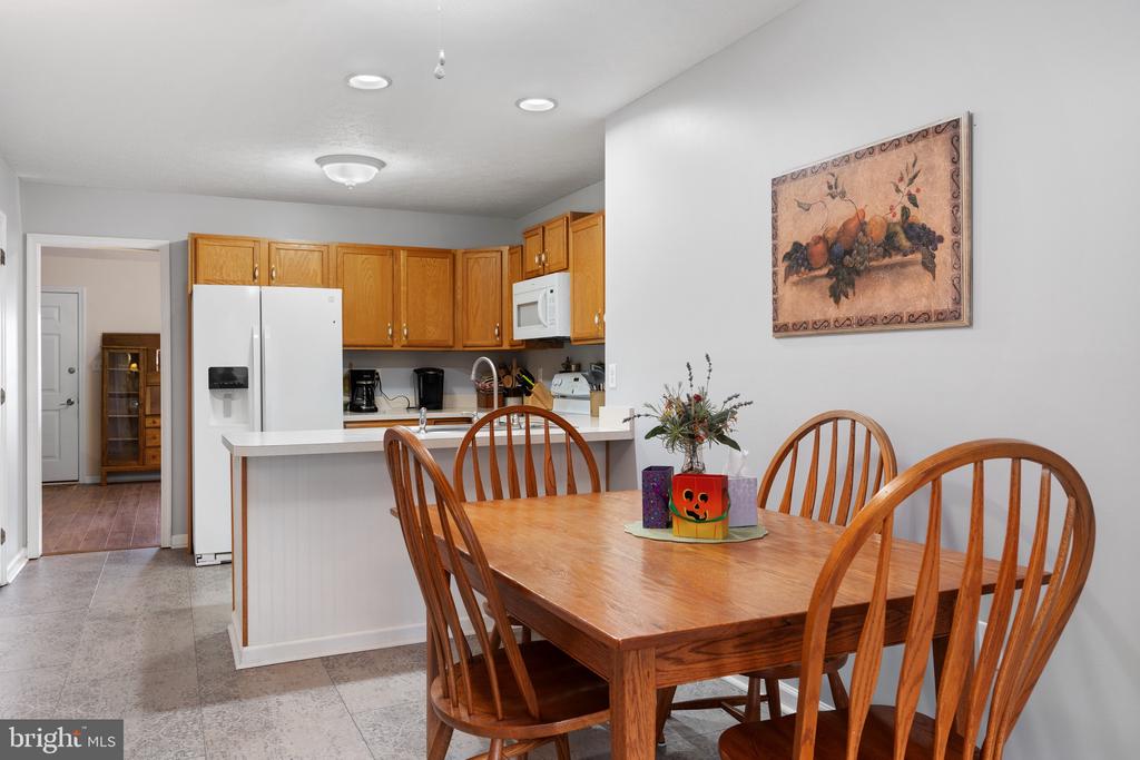 605 ARTISAN WAY