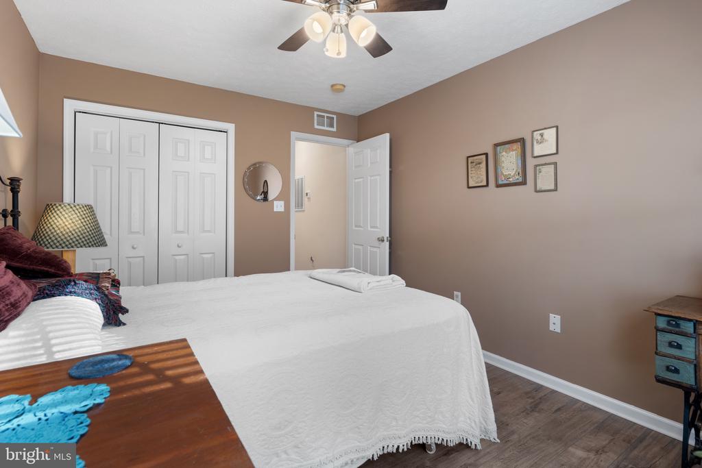 605 ARTISAN WAY
