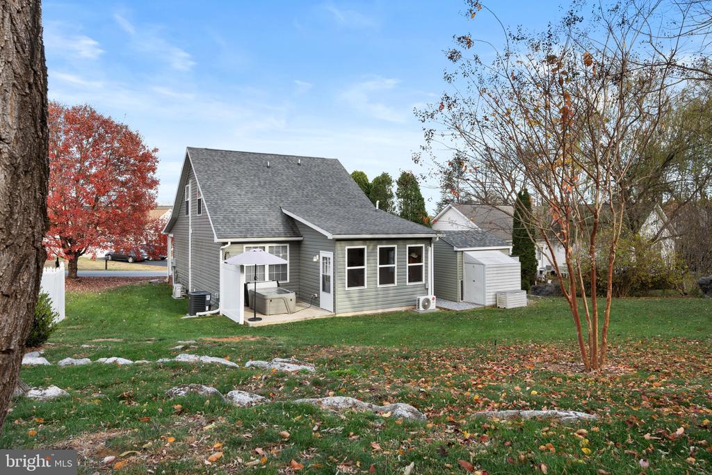 605 ARTISAN WAY