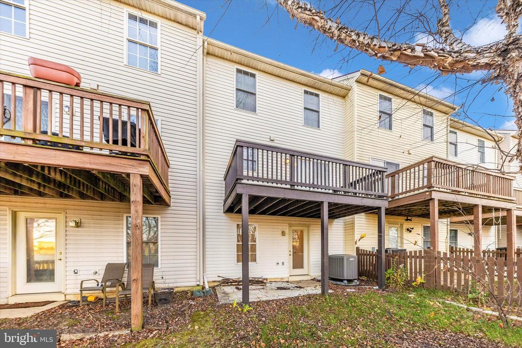 52 TEAGUE LANE