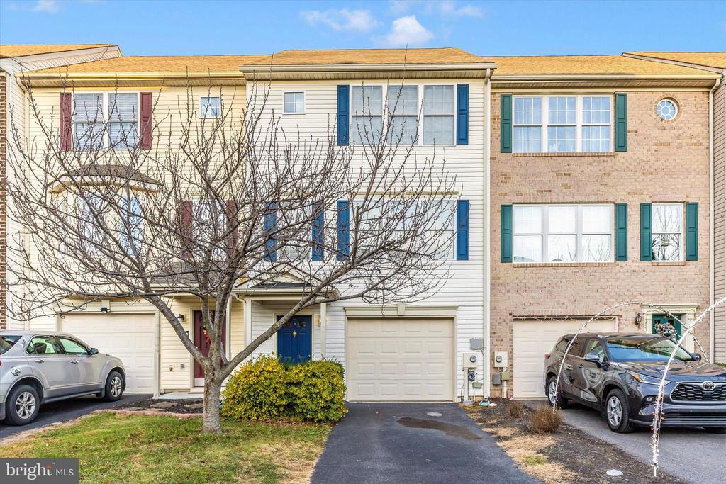 52 TEAGUE LANE