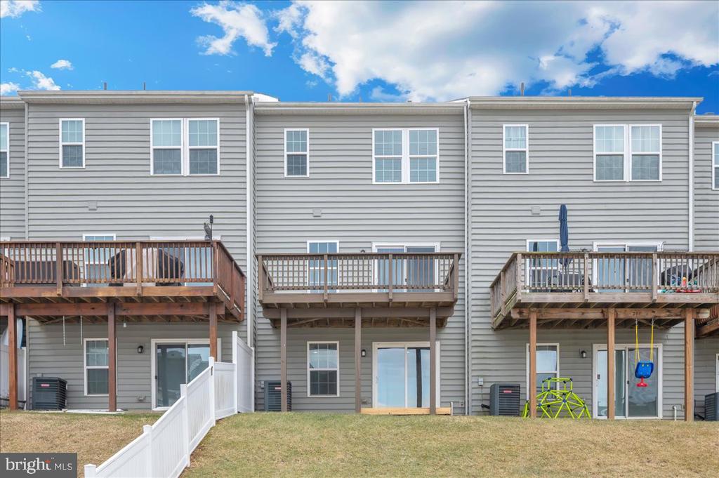 105 MONTREAL WAY