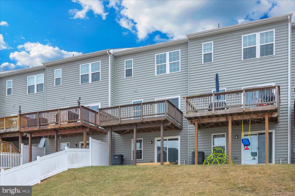 105 MONTREAL WAY