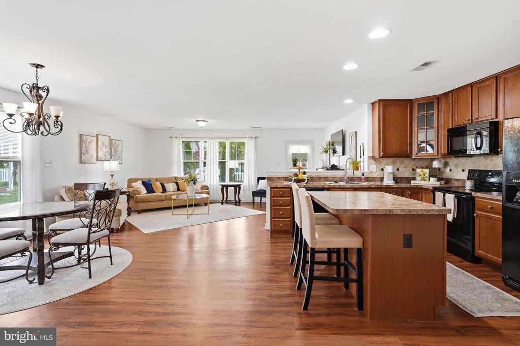 33 CHENNAULT TRAIL