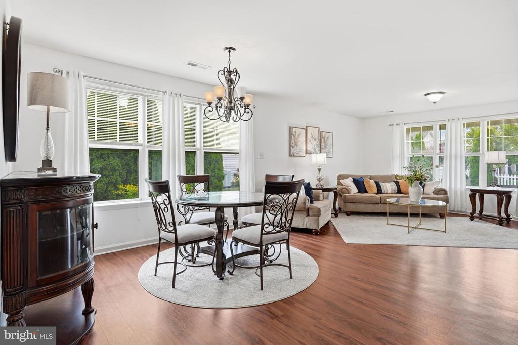 33 CHENNAULT TRAIL