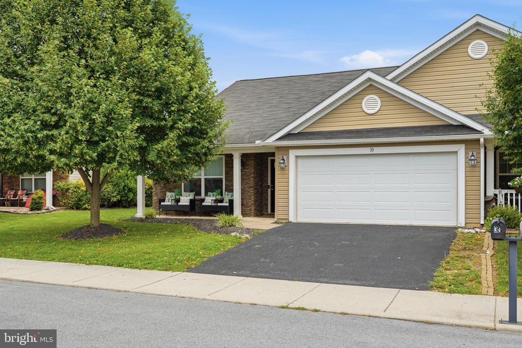 33 CHENNAULT TRAIL