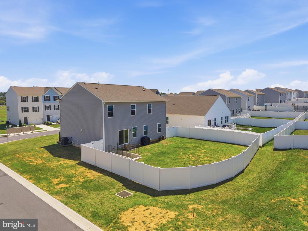 10 STIFFTAIL ROAD