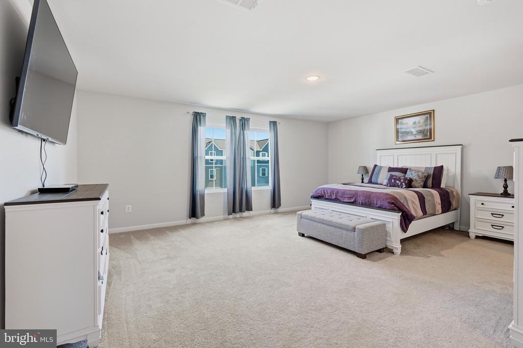 10 STIFFTAIL ROAD