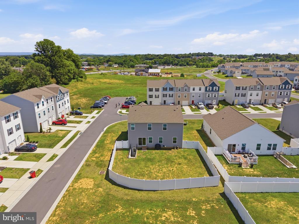 10 STIFFTAIL ROAD