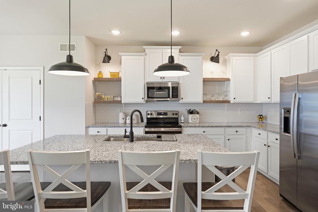10 STIFFTAIL ROAD