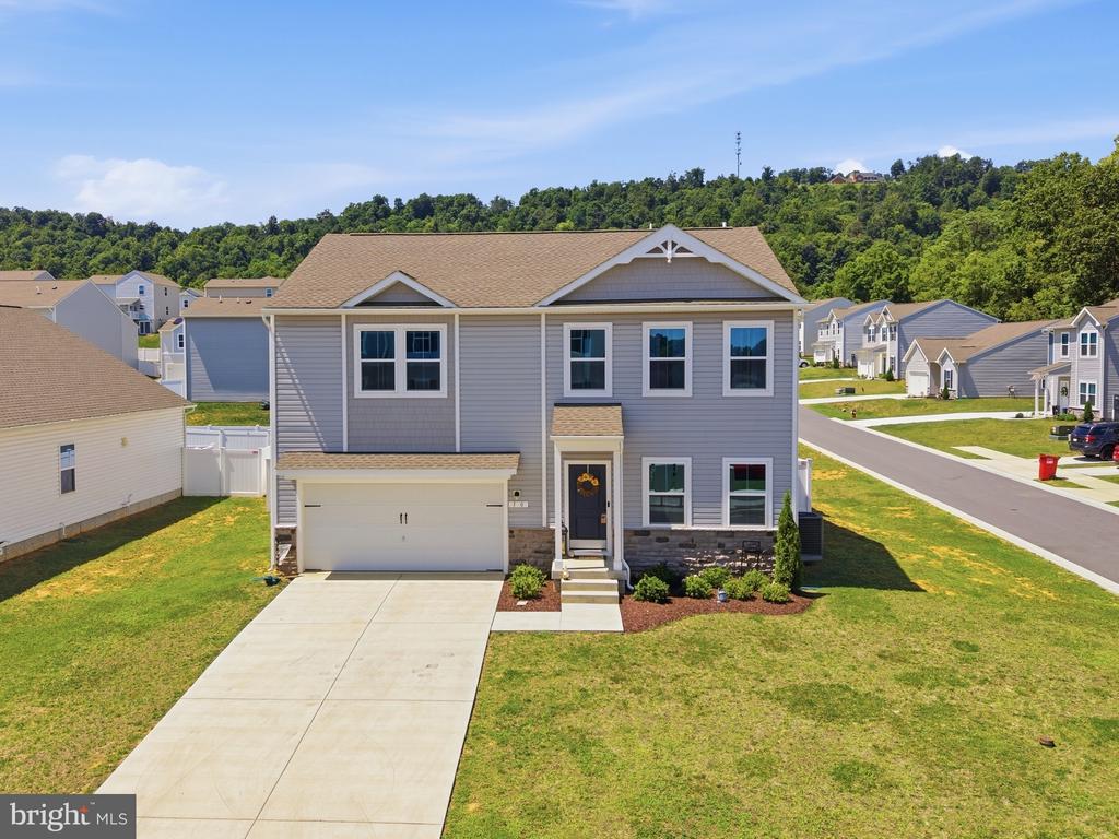 10 STIFFTAIL ROAD