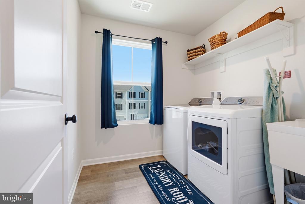 10 STIFFTAIL ROAD