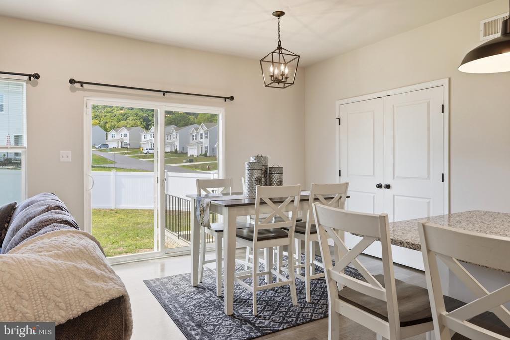 10 STIFFTAIL ROAD