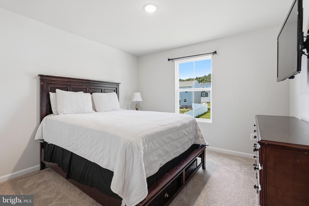 10 STIFFTAIL ROAD