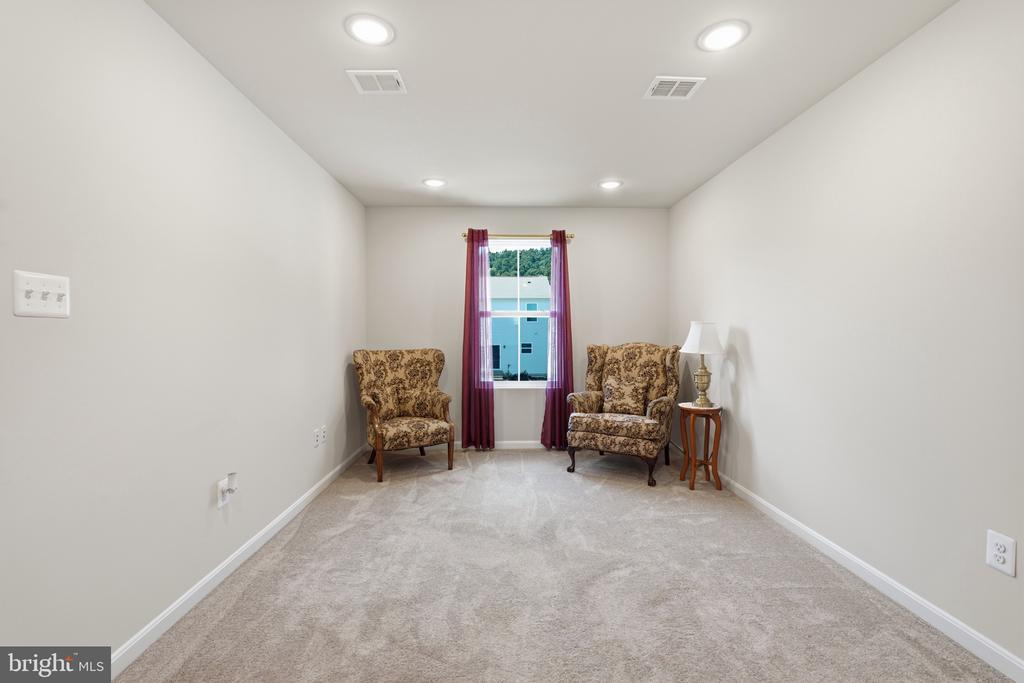 10 STIFFTAIL ROAD