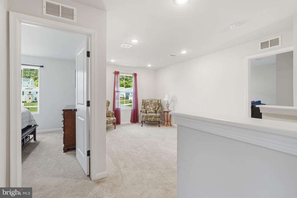 10 STIFFTAIL ROAD