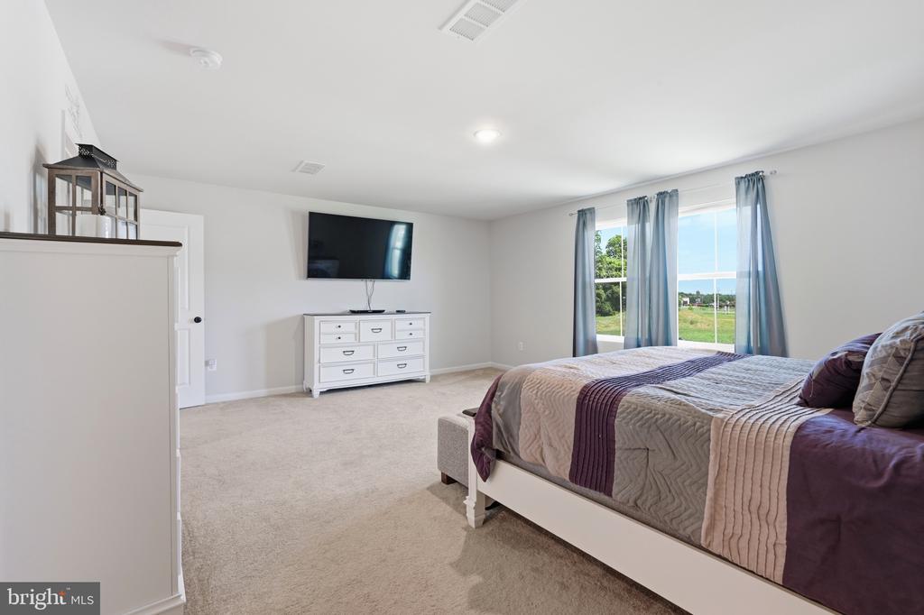 10 STIFFTAIL ROAD