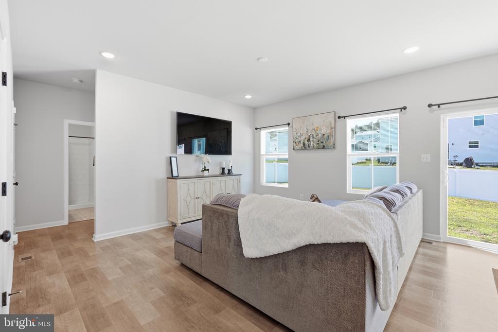 10 STIFFTAIL ROAD
