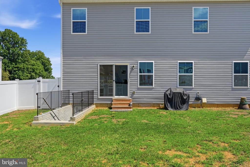 10 STIFFTAIL ROAD