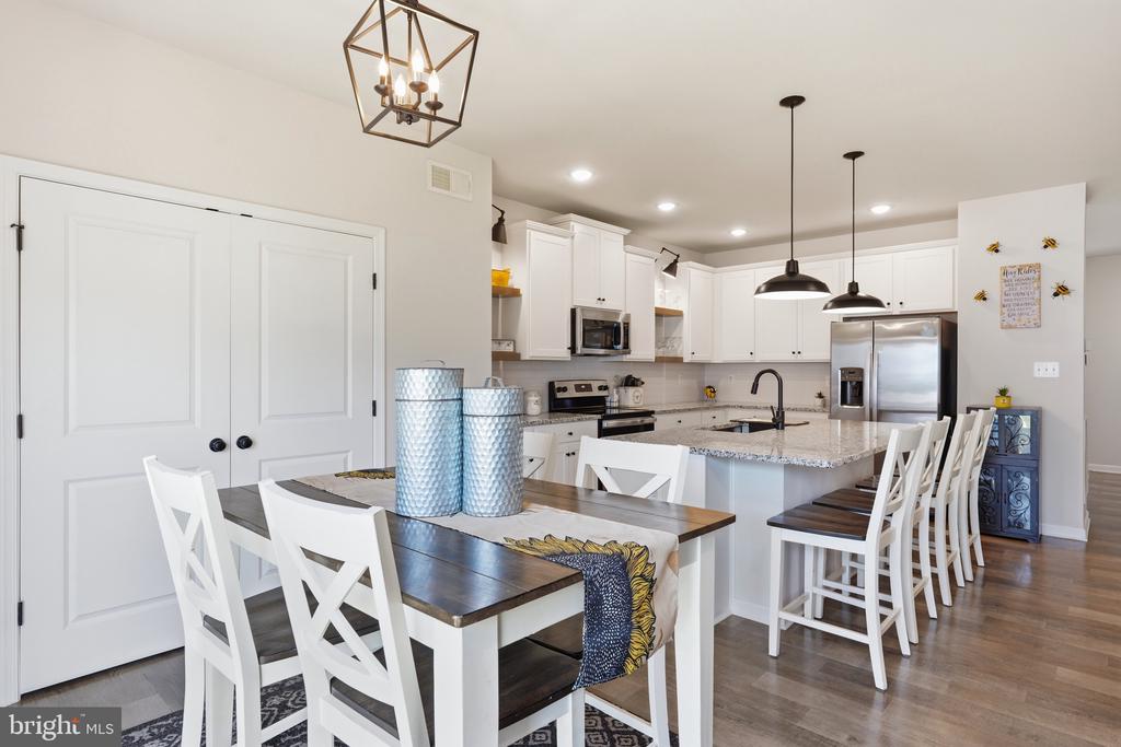 10 STIFFTAIL ROAD
