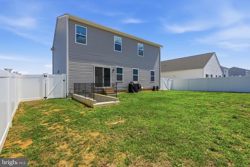 10 STIFFTAIL ROAD
