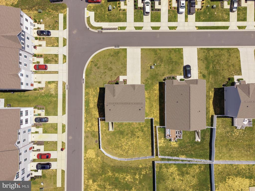 10 STIFFTAIL ROAD